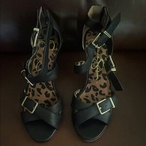 Jessica Simpson black leather 3in heels